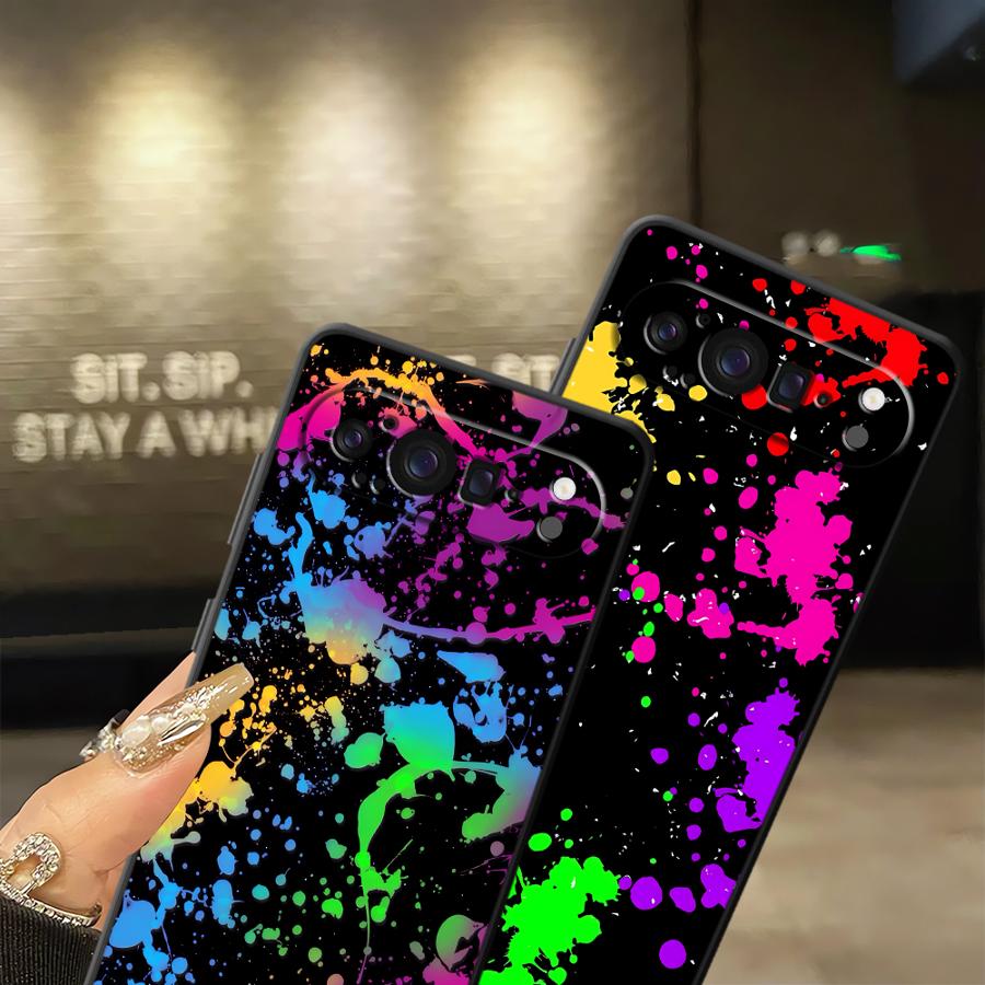 Rainbow Paint Splatters Funda  - đánh giá và giá Google Pixel 8A